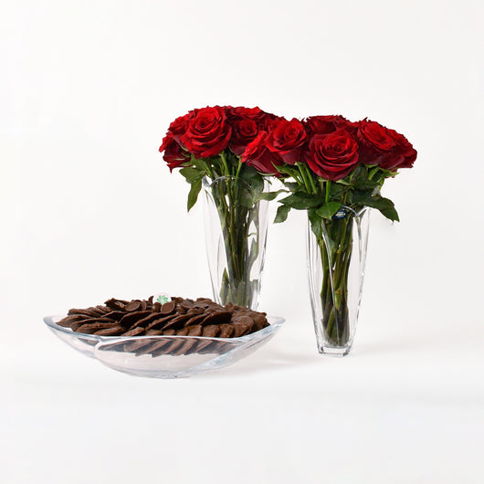 OTTOMAN BOHEMIA VASE SET WITH RED ROSES AND CHOCOLATE