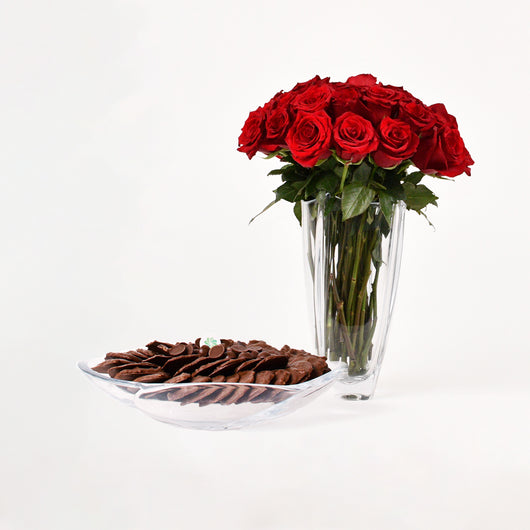  OTTOMAN BOHEMIA VASE WITH RED ROSES AND CHOCOLATE