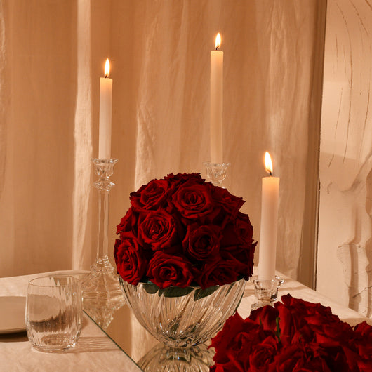 red roses table setup